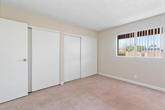 Regency Heights in Las Vegas, NV - Foto de edificio - Building Photo