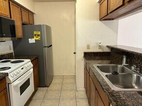 2277 S Kirkwood Rd in Houston, TX - Building Photo - Building Photo