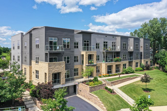 Tyberius Terrace Apartments in Madison, WI - Foto de edificio - Building Photo