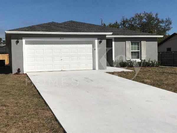 931 SE Thornhill Dr in Port St. Lucie, FL - Building Photo - Building Photo