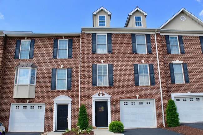 property at 1925 Buttonwood Ct