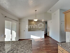 3328 Celebration Dr in West Valley City, UT - Foto de edificio - Building Photo