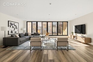 48 W 68th St in New York, NY - Building Photo