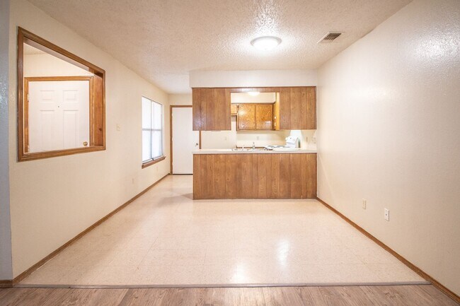 15 Wagnon Dr in Wolfforth, TX - Foto de edificio - Building Photo