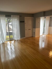 9001 Ridge Ave photo'