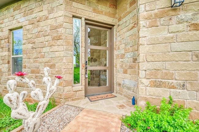 302 Parallel Cir in Marble Falls, TX - Building Photo - Building Photo