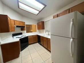 2826 Secret Canyon Rd in Henderson, NV - Building Photo - Building Photo