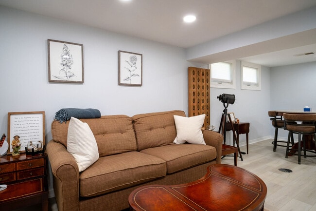 525 Circle Dr in Fox Lake, IL - Building Photo - Building Photo