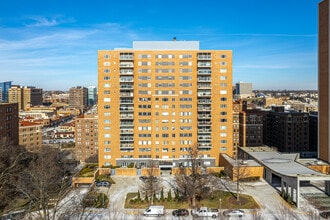 The Sulgrave Regency in Kansas City, MO - Foto de edificio - Building Photo