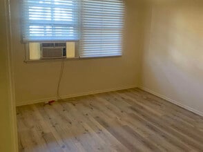 4652 Colfax Ave in North Hollywood, CA - Building Photo - Building Photo