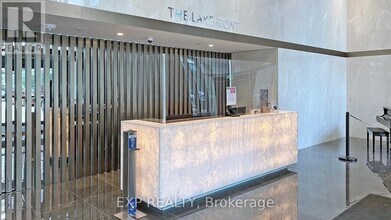 17 Bathurst St in Toronto, ON - Building Photo - Building Photo