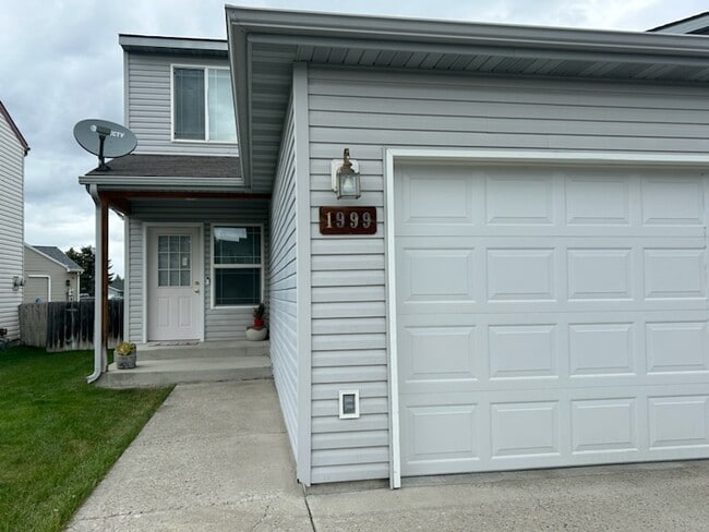 property at 1999 Greatview Dr