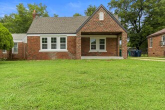 2045 NE 17th St in Oklahoma City, OK - Building Photo - Building Photo