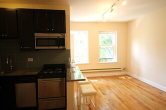 1210 W Granville Ave, Unit 301 in Chicago, IL - Building Photo - Building Photo
