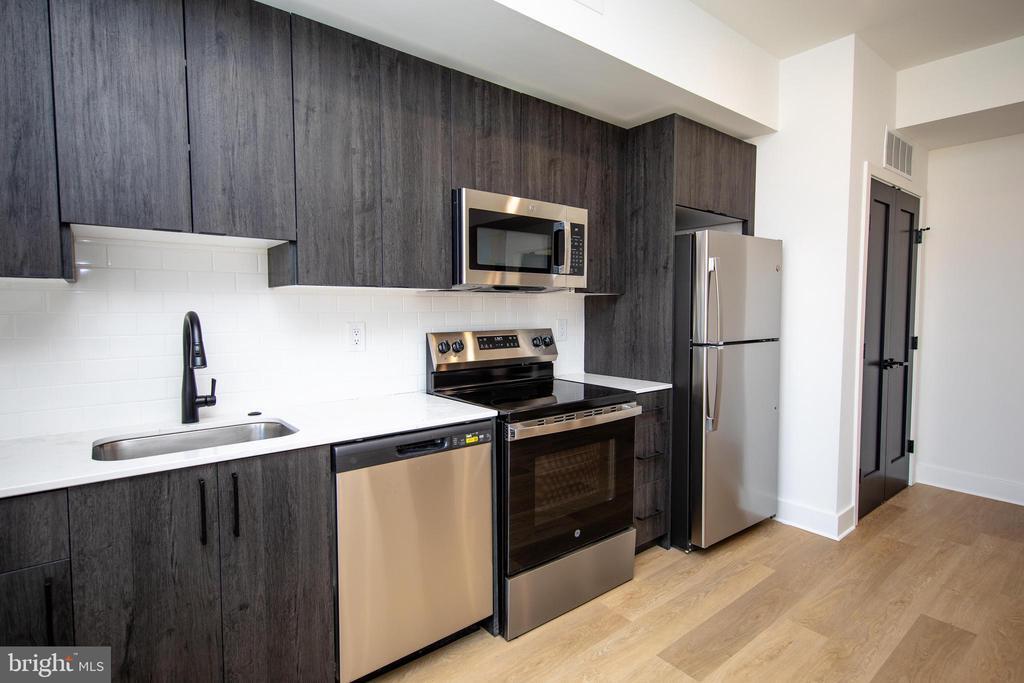 633 N 5th St in Philadelphia, PA - Building Photo