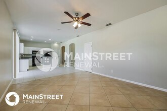 661 Chavers St E in Lehigh Acres, FL - Foto de edificio - Building Photo
