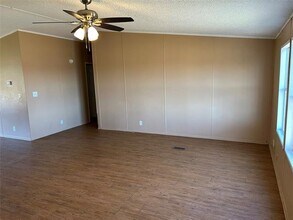 102 Sunny Brook Ct in Springtown, TX - Building Photo - Building Photo