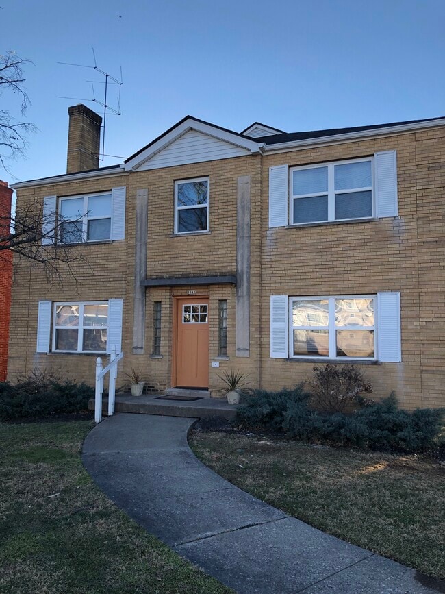 3085 Glenmore Ave in Cincinnati, OH - Foto de edificio - Building Photo