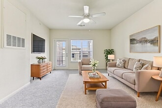 The Heights on Parmer in Austin, TX - Foto de edificio - Building Photo