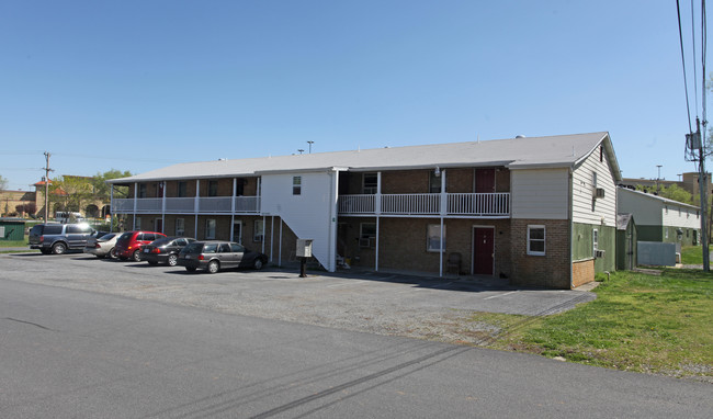 300 S Marshall St in Ranson, WV - Foto de edificio - Building Photo