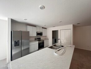 991 La Belle Ave SW in Palm Bay, FL - Building Photo - Building Photo