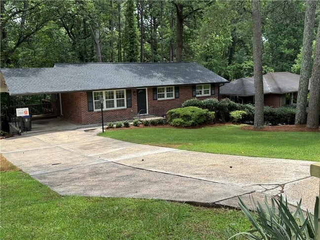 property at 2647 Warwick Cir NE