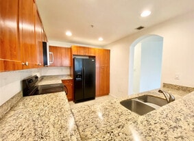 10885 NW 89th Ter, Unit 106 in Doral, FL - Building Photo