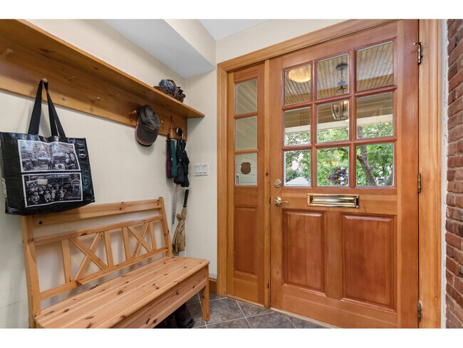 170 Morton St in Newton, MA - Building Photo - Building Photo