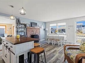 10 Stanton Ave in Narragansett, RI - Building Photo - Building Photo
