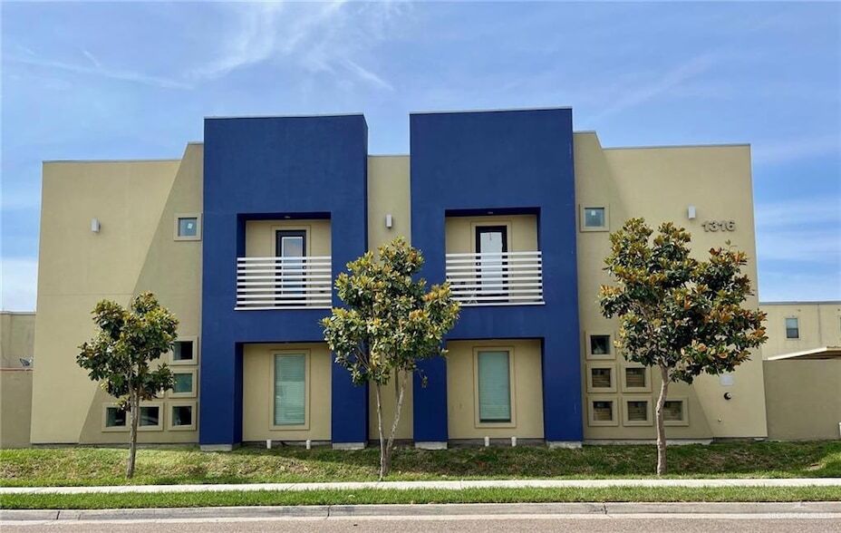 1316 E Daffodil Ave, Unit 315 in McAllen, TX - Foto de edificio