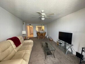 5701 Bahia Del Mar Cir N in St. Petersburg, FL - Building Photo - Building Photo
