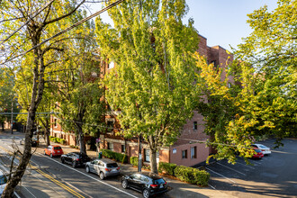 Royal Arms in Portland, OR - Building Photo - Building Photo