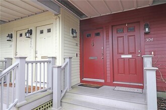 303 Swans Wharf Row in Newport, RI - Building Photo - Building Photo