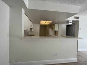 9266 W Atlantic Blvd in Coral Springs, FL - Building Photo - Building Photo