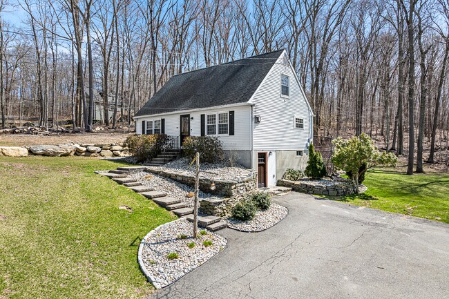 28 Stanwoll Hill Rd in Deep River, CT - Building Photo - Building Photo
