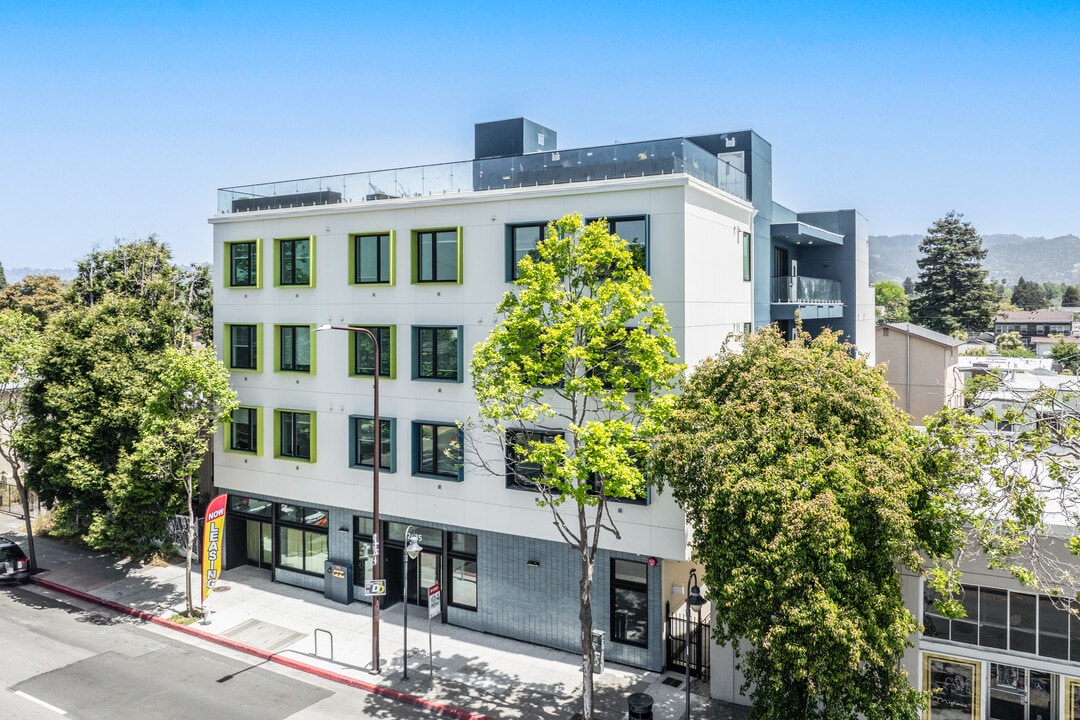 Poets Place Apartment in Berkeley, CA - Foto de edificio