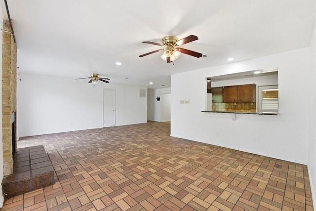 7138 Mobud Dr in Houston, TX - Building Photo - Building Photo