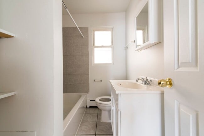 7624 S Kingston Chicago, IL 60649 in Chicago, IL - Building Photo - Building Photo