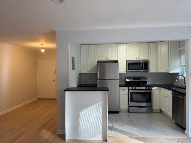 5 Walnut St in Rye, NY - Building Photo - Building Photo