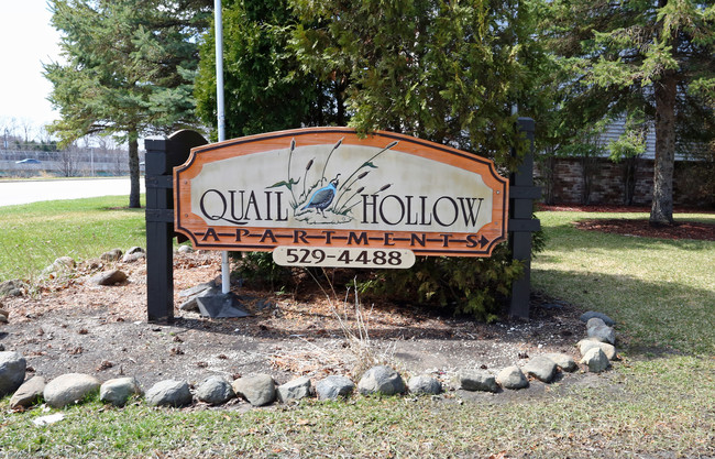 Quail Hollow Apartments in Greenfield, WI - Building Photo - Building Photo