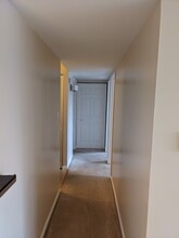 220 S Roselle Rd in Schaumburg, IL - Foto de edificio - Building Photo