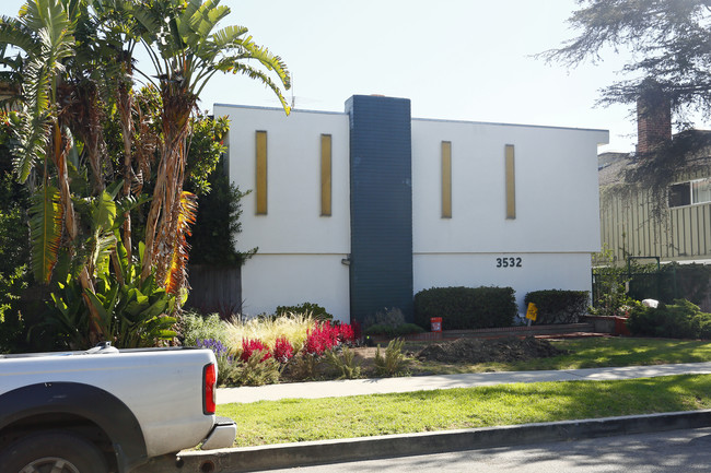 3532 Jasmine Ave in Los Angeles, CA - Foto de edificio - Building Photo