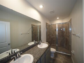 6548 Serenity Fall Ln in Sarasota, FL - Building Photo - Building Photo