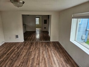 444 N Elm St in Coquille, OR - Building Photo - Building Photo