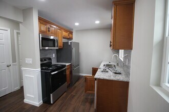 4805 Toledo Ct in Louisville, KY - Foto de edificio - Building Photo