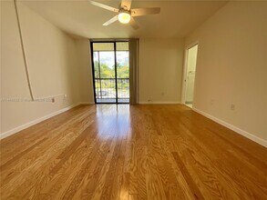 8075 SW 107th Ave, Unit 217 in Miami, FL - Building Photo - Building Photo