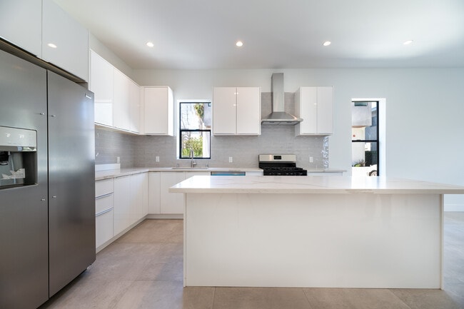 property at 1805 S Longwood Ave