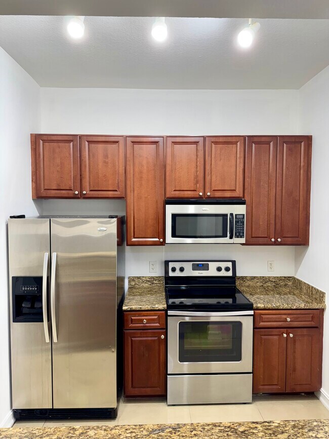 3001 NE 185th St, Unit 238 in Aventura, FL - Building Photo - Building Photo