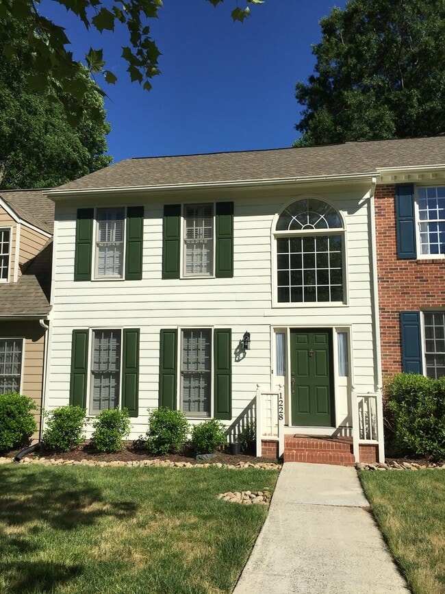1228 Cranebridge Pl in Chapel Hill, NC - Building Photo - Building Photo