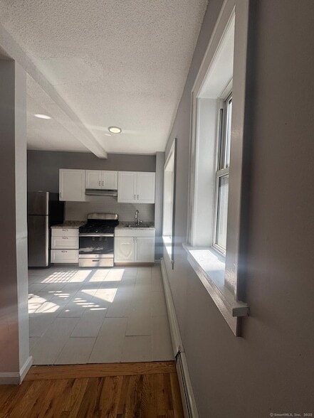 147 Charles St, Unit 2D in Bridgeport, CT - Building Photo - Building Photo
